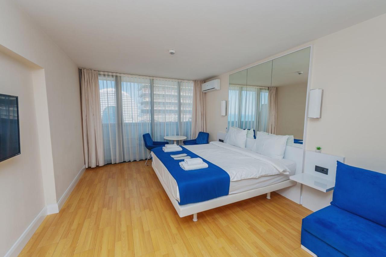 Orbi City Center Sea View Aparthotel Batumi Exterior photo
