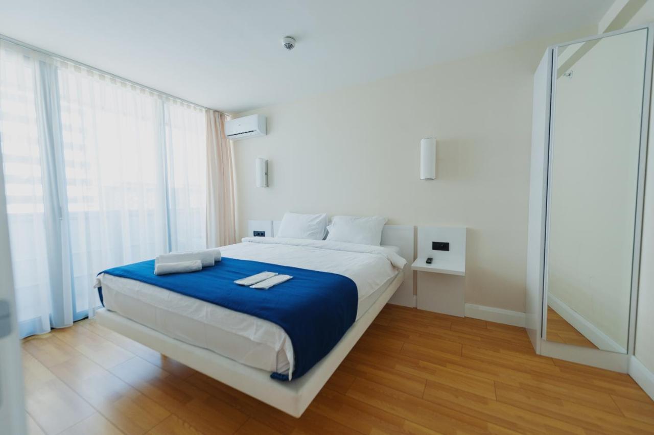 Orbi City Center Sea View Aparthotel Batumi Exterior photo