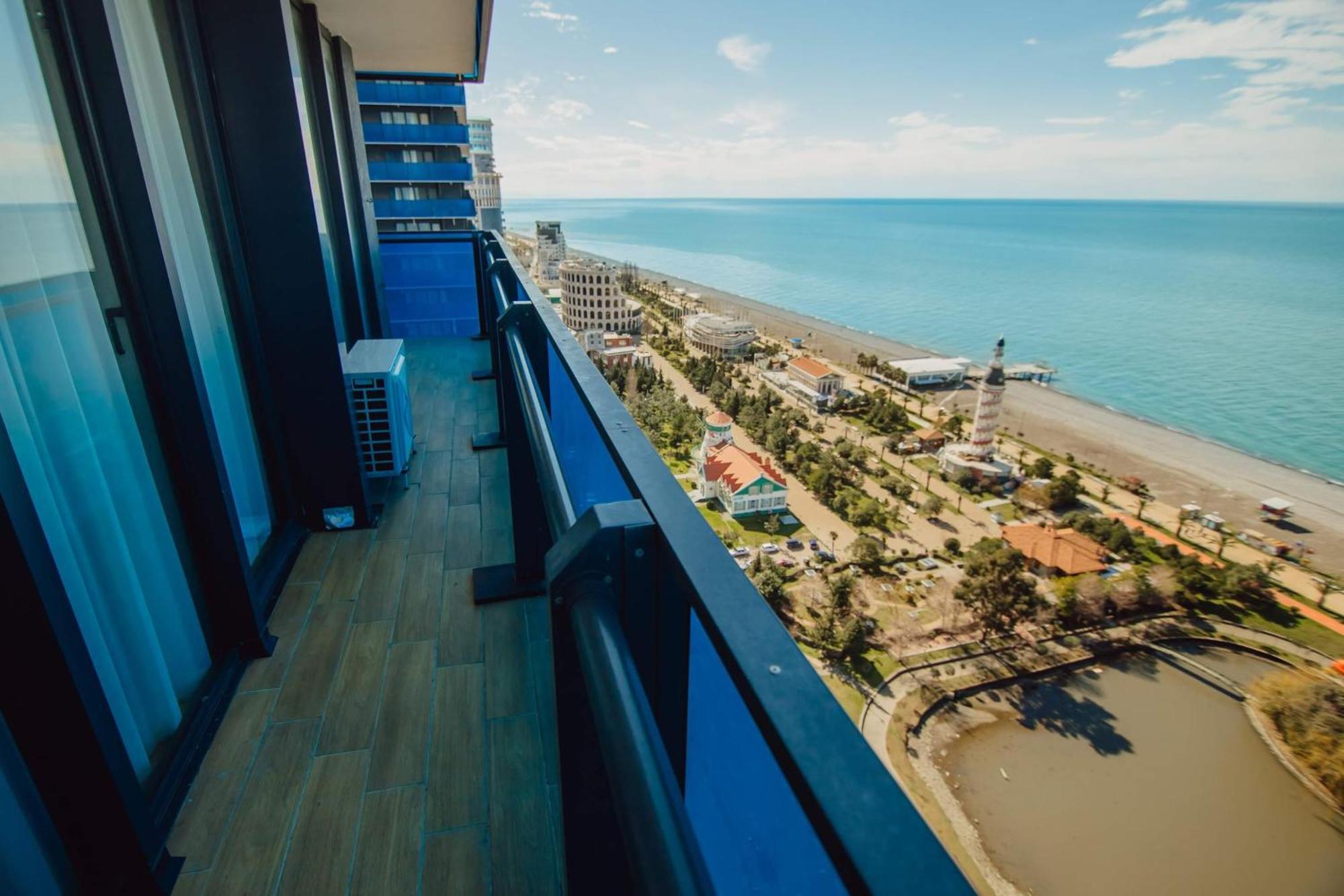 Orbi City Center Sea View Aparthotel Batumi Exterior photo
