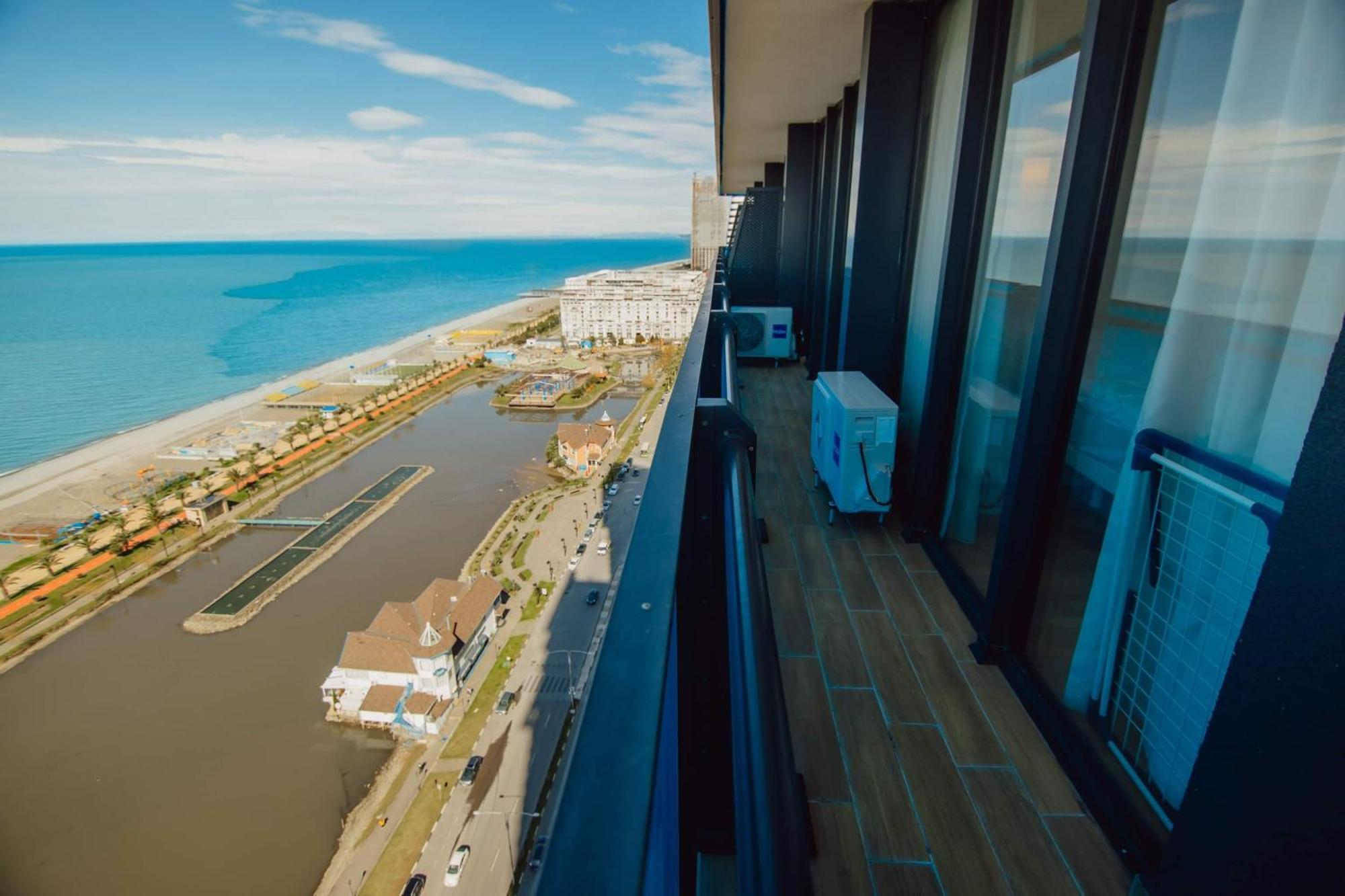 Orbi City Center Sea View Aparthotel Batumi Exterior photo