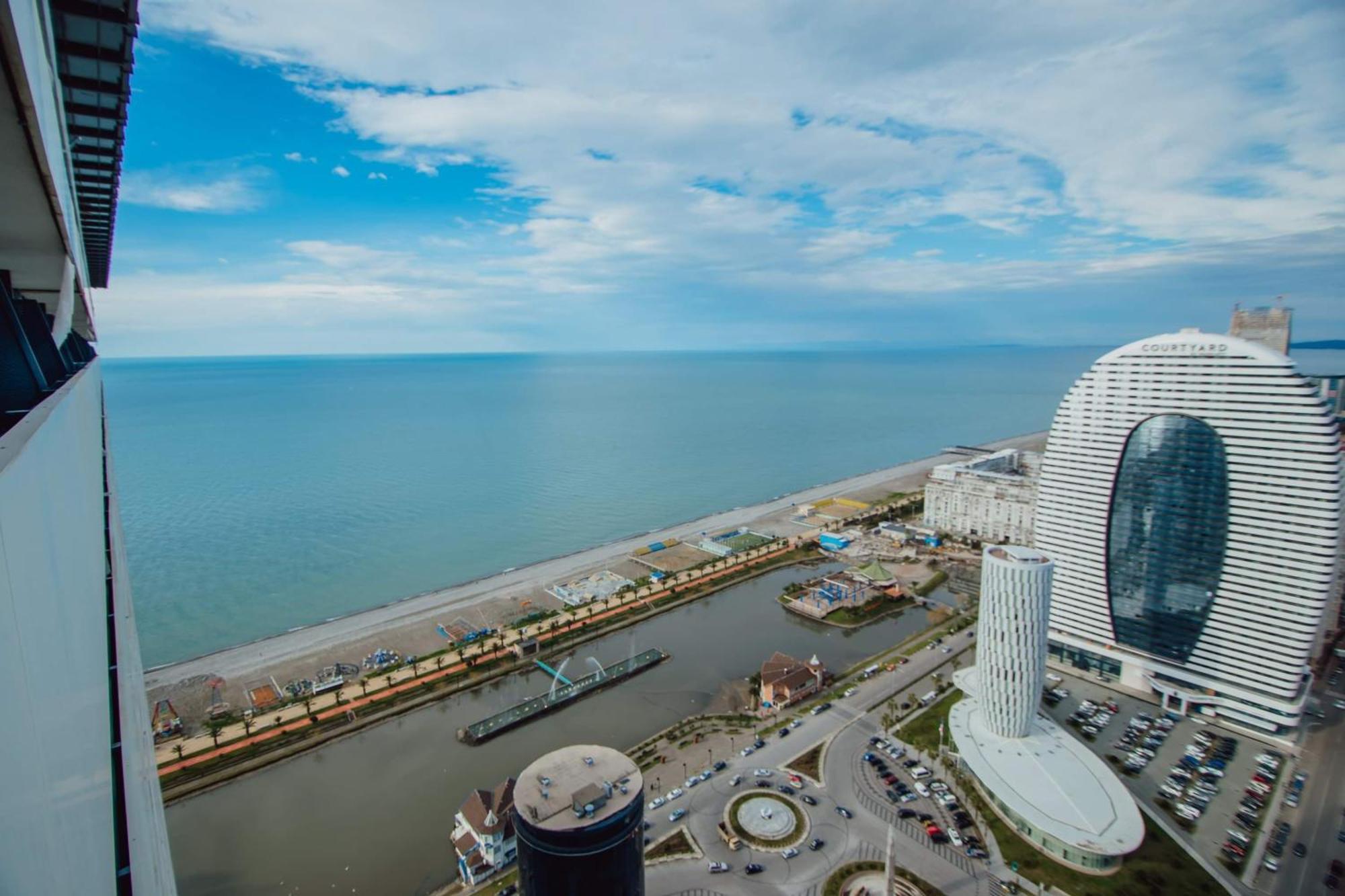 Orbi City Center Sea View Aparthotel Batumi Exterior photo