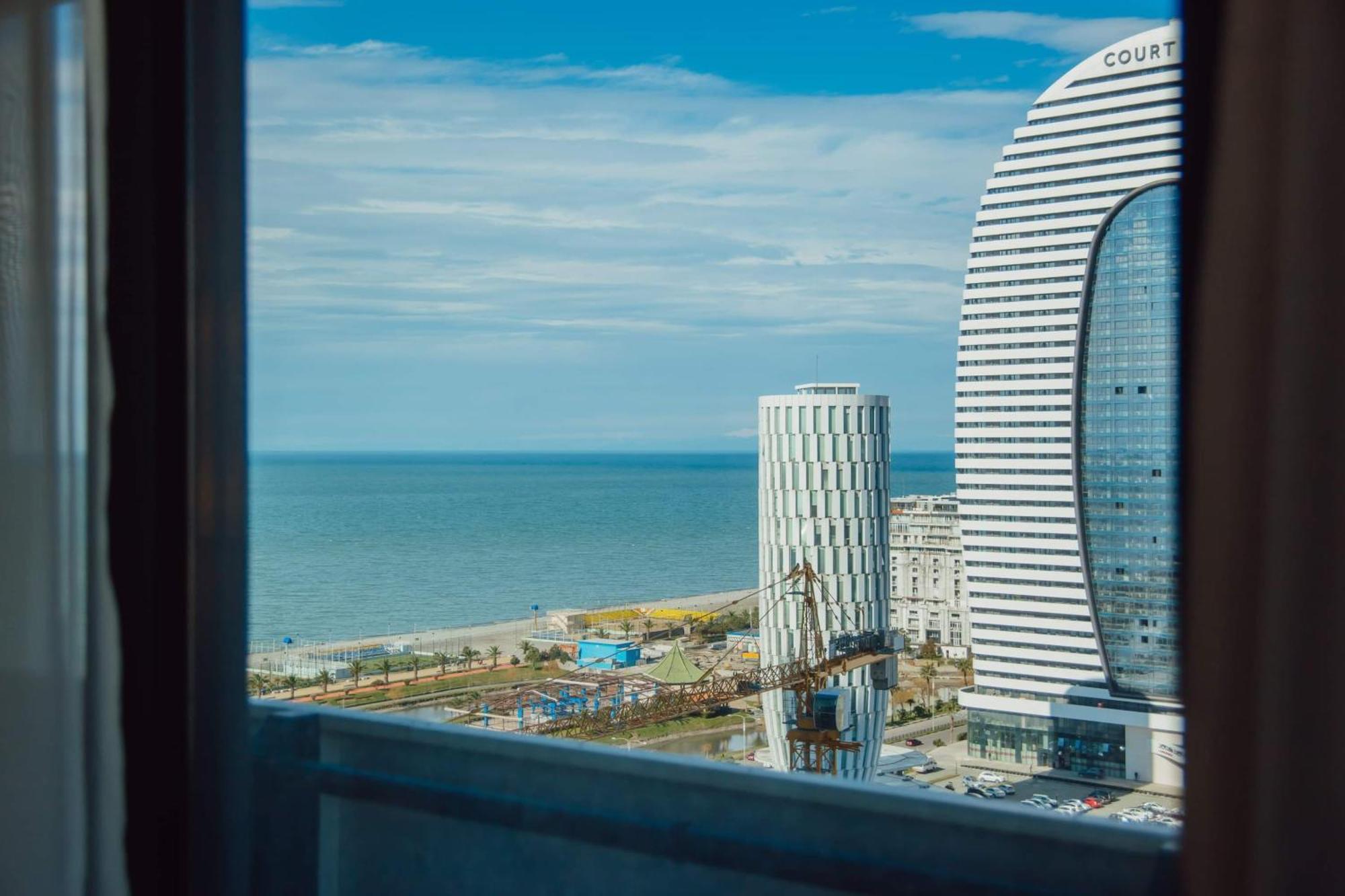Orbi City Center Sea View Aparthotel Batumi Exterior photo