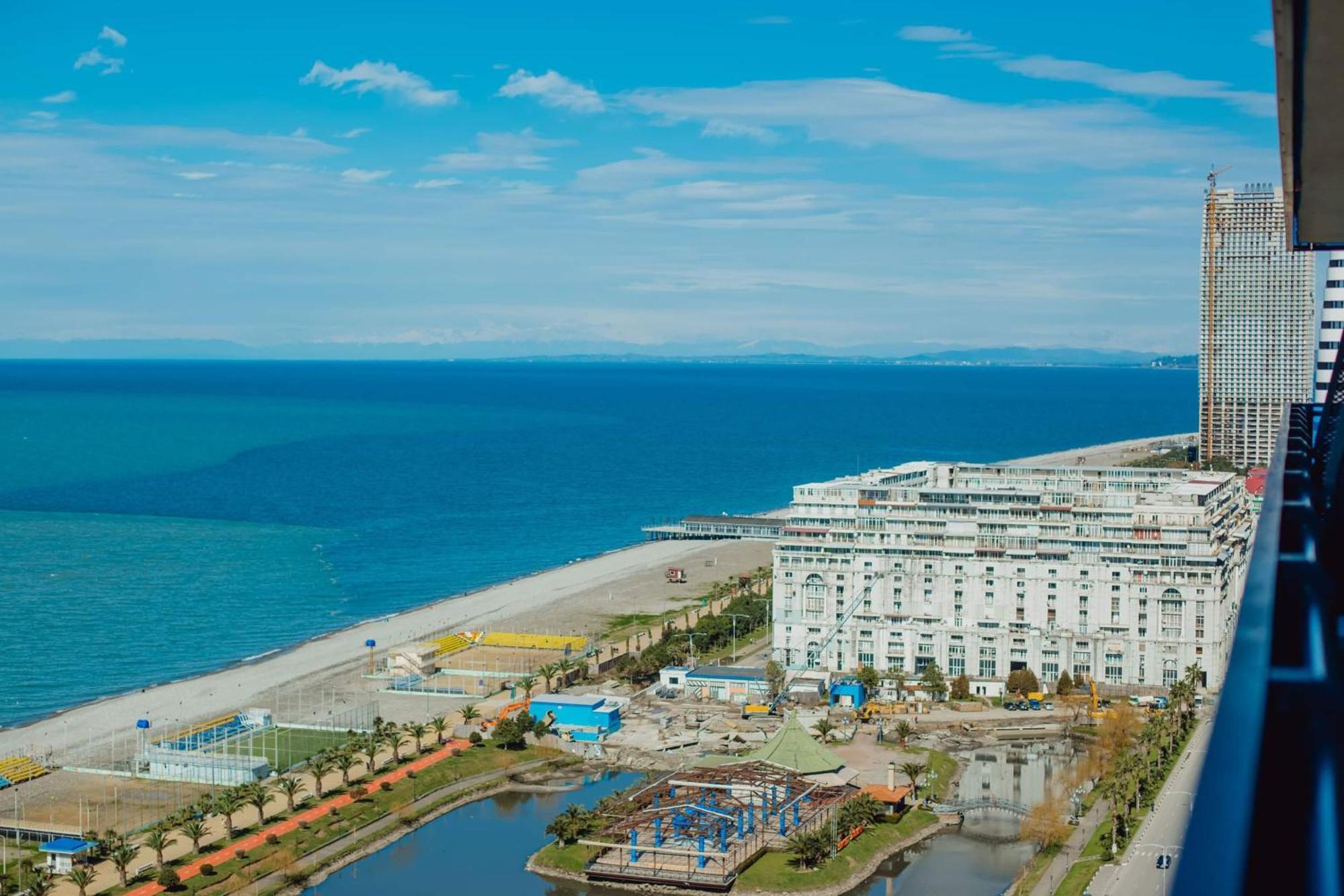 Orbi City Center Sea View Aparthotel Batumi Exterior photo