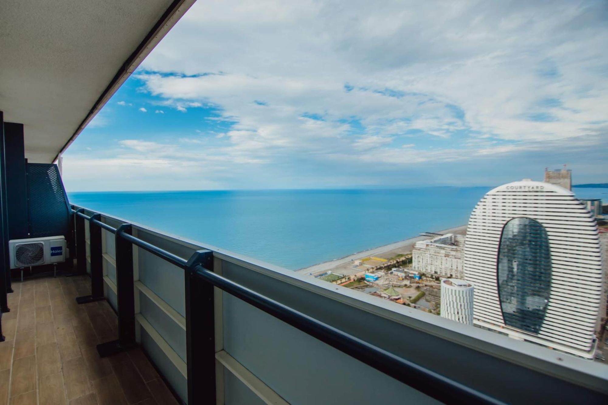 Orbi City Center Sea View Aparthotel Batumi Exterior photo